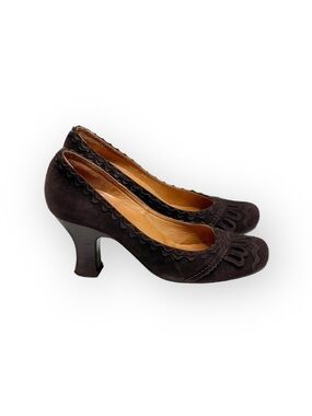 Chie Mihara ❁ Artisanal Scallop Low Heels Pumps ❁ Choc Brown Suede ❁ 35.5 5.5M ❁